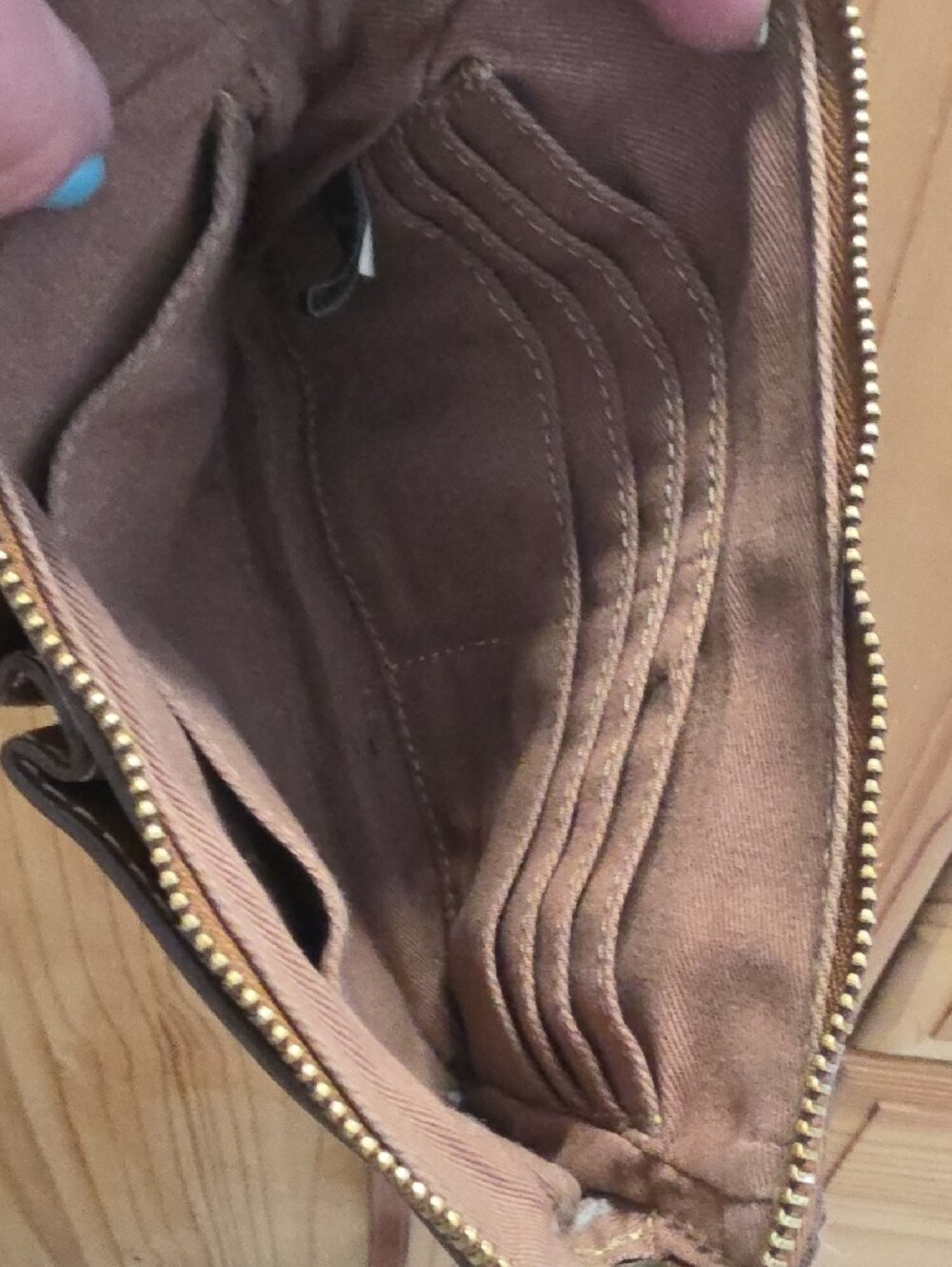 FRYE Chestnut Brown Leather Wristlet/Crossbody - Picture 3 of 7